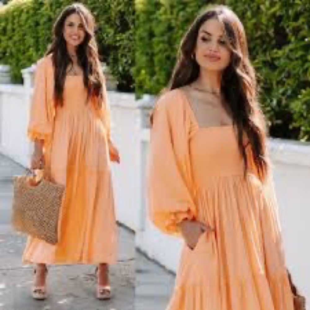 Vici treya puffed sleeve smocked midi dress